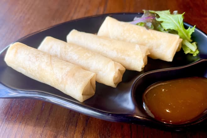 S1. Vegetarian Spring Rolls (4 Pcs) 素春卷 (4)